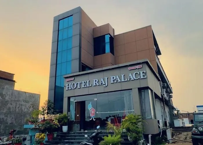 Hotel Raj Palace