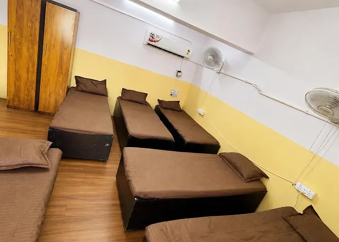 Uliving By Zenaura Mansio Pg Hostel