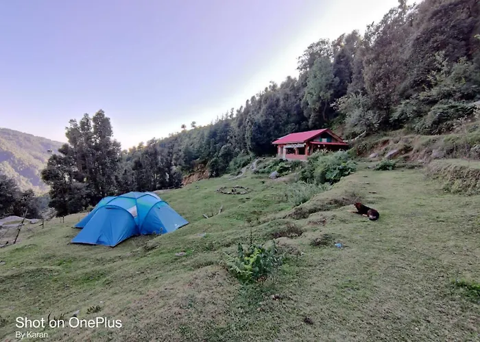 Cafe Himalayan Musaafir & Campsite Kareri