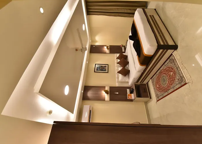 Eennra Attrayee Guest House & Banquet
