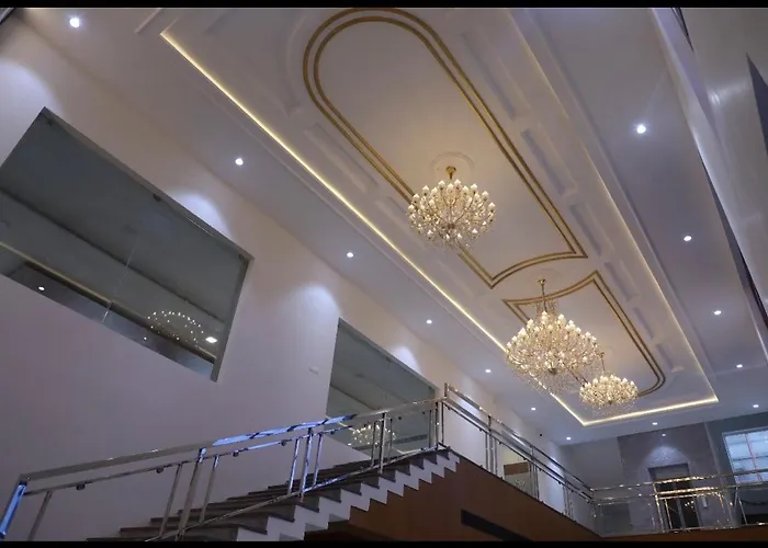 Chozha Palace Premium Rooms Ac