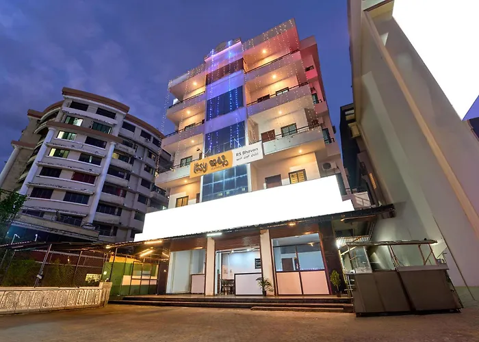 Itsy Hotels R S Bhavan, 2 Km From Mit Gate