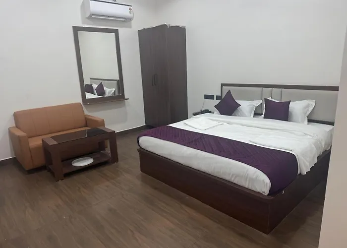 Hotel Lavish Grand