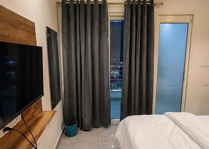 Hotel Happy Ending