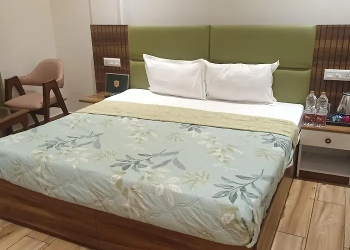Vani Hotel Golden Petals