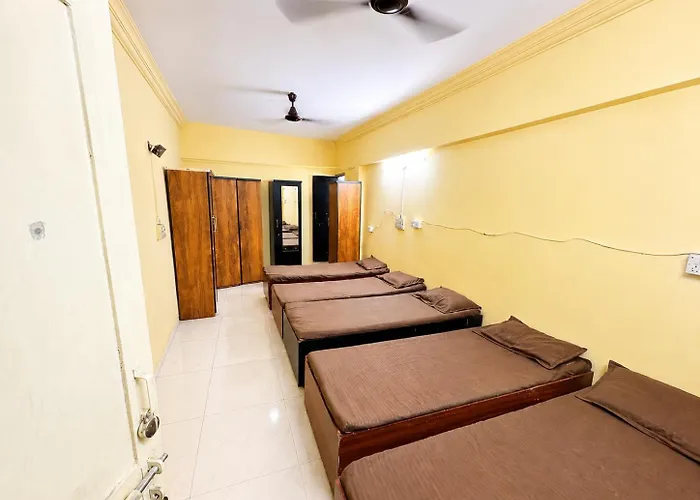 Uliving By Zenaura Mansio Pg Hostel