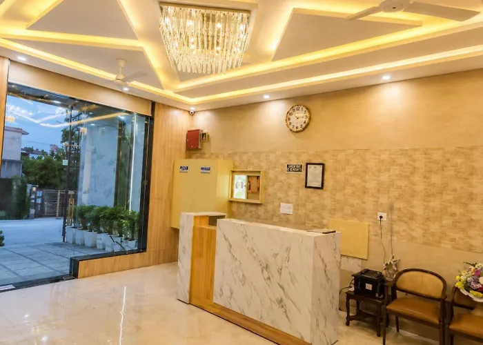 The Pearl Hotel Rampur Only For National Guest