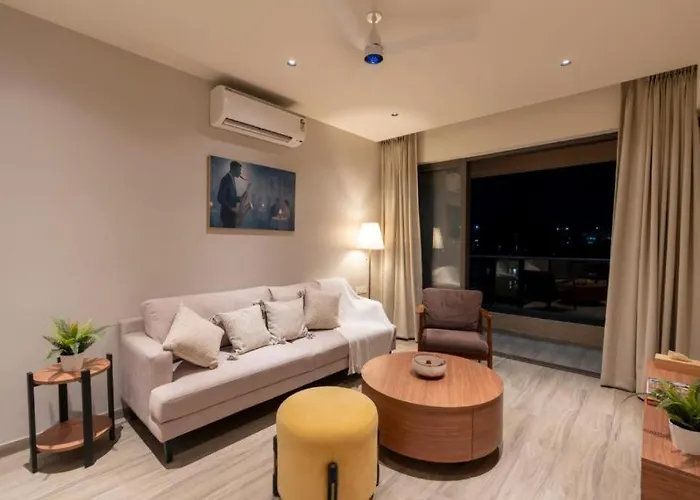 Urban Nest - Near Airport & Eon It Park