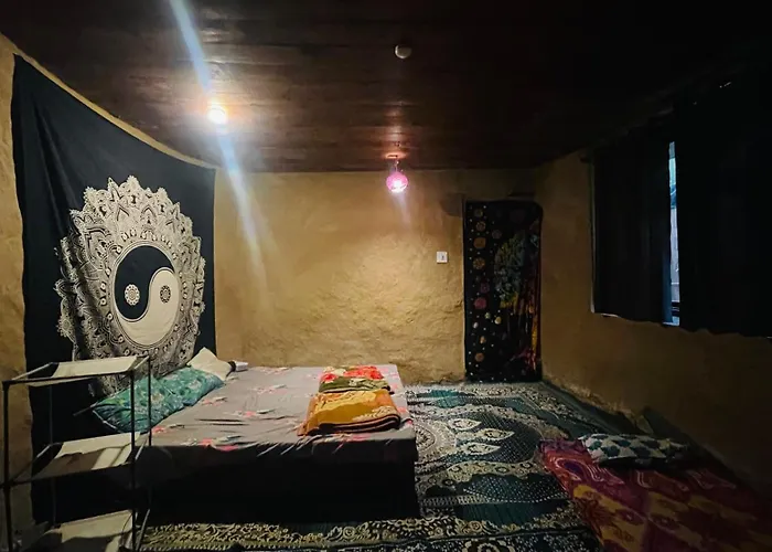 Mudhouse Homestay And The Chambal Cafe Kasol