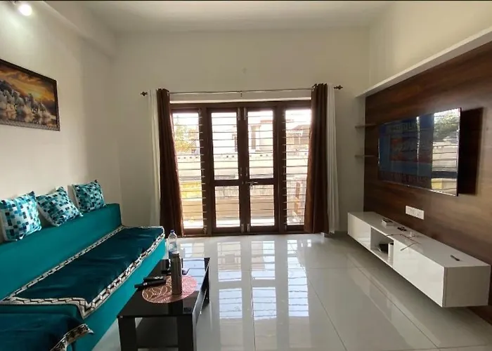 Vayangankar House