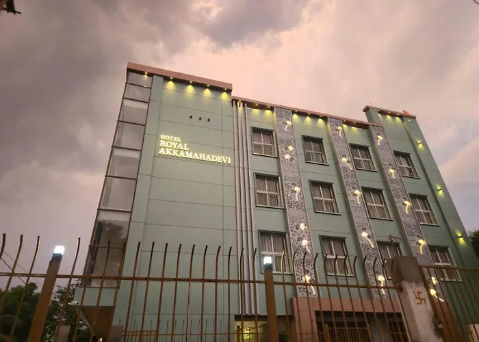 Hotel Royal Akkamahadevi