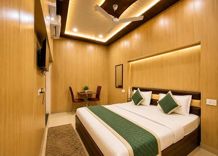 Hotel Varanasi Dv - Near Shree Kashi Vishwanath Temple