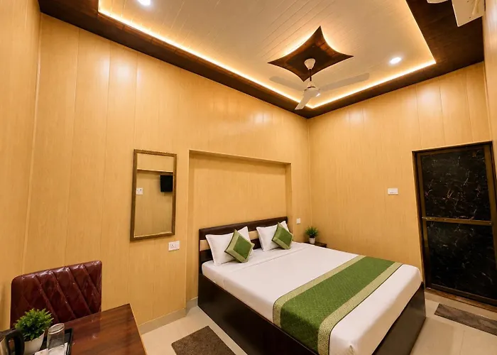 Hotel Varanasi Dv - Near Shree Kashi Vishwanath Temple
