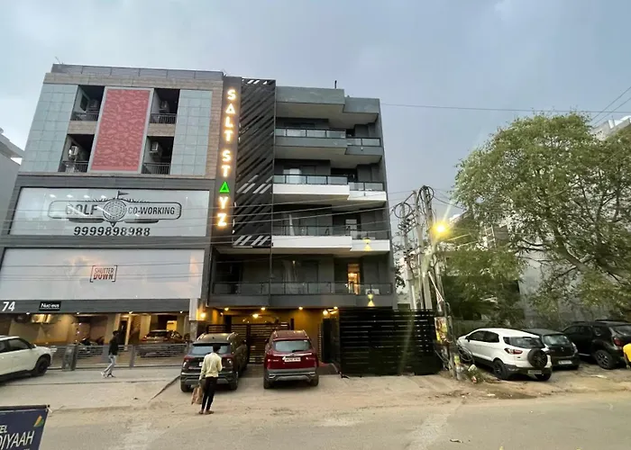 Saltstayz Express - Golf Course Road & Dlf Phase-1