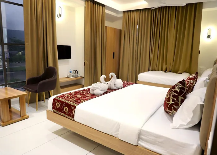 Hotel Ellora Pride
