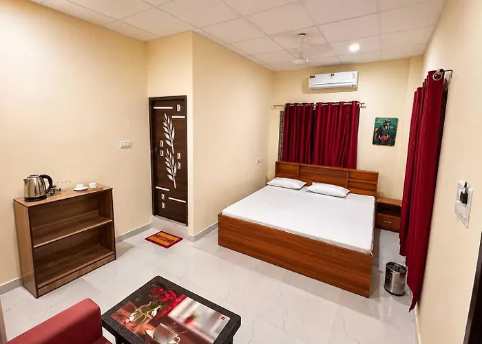 Collection O Deepor Beel Formerly Hayat Hill Top