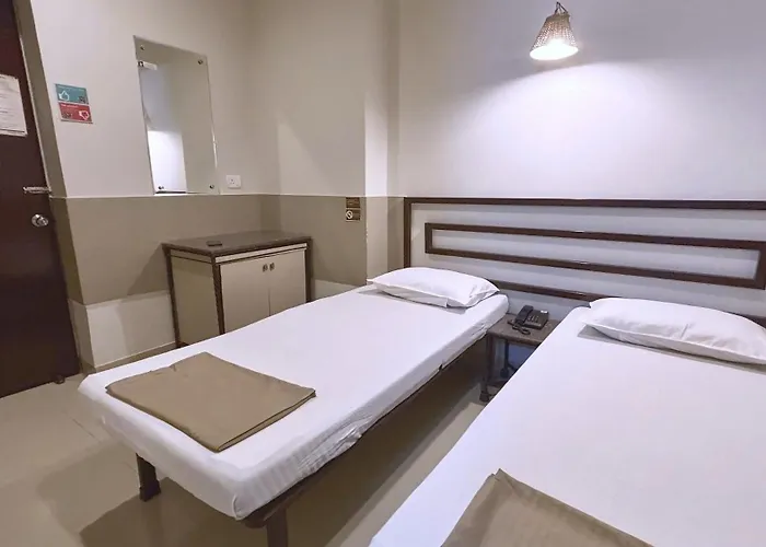 Smyle Inn - Comfort & Value Near New Delhi Railway Station - Since 1998