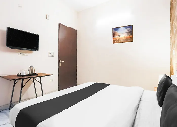 Super Hotel O Downtown Uttam Nagar Formerly Town Plaza