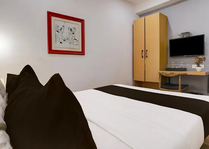 Super Townhouse Akota Vadodara