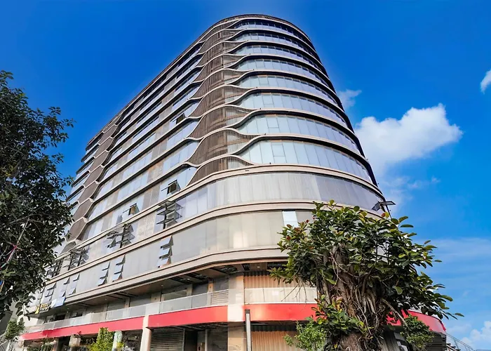 Super Townhouse Akota Vadodara