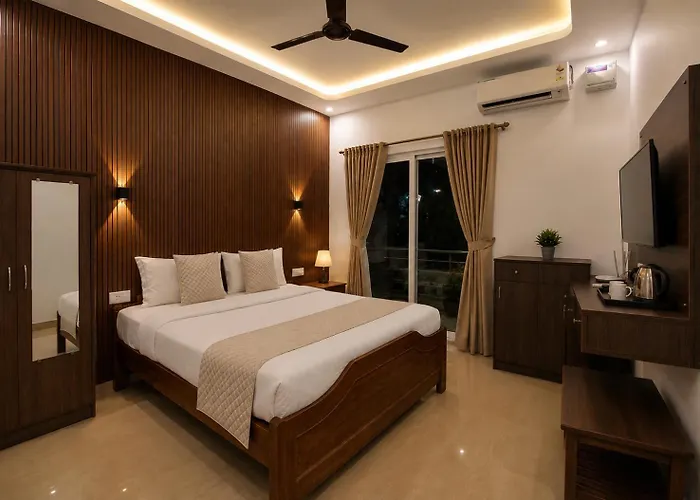 Raaj Inn