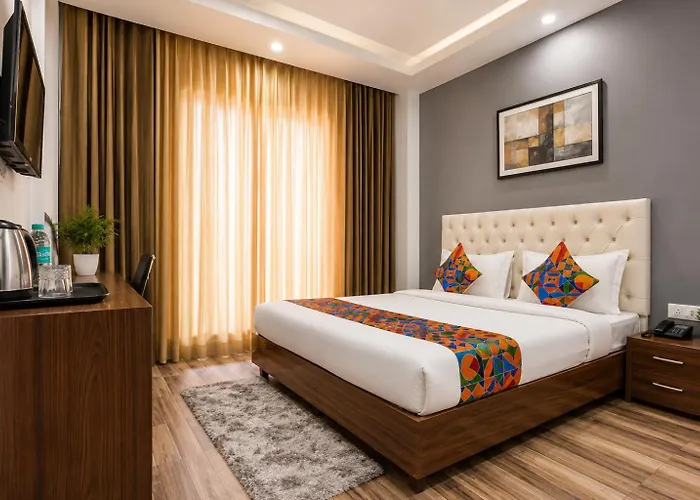 Hotel Sky Rise Inn Near Medanta - The Medicity, Gurugram Gurgaon