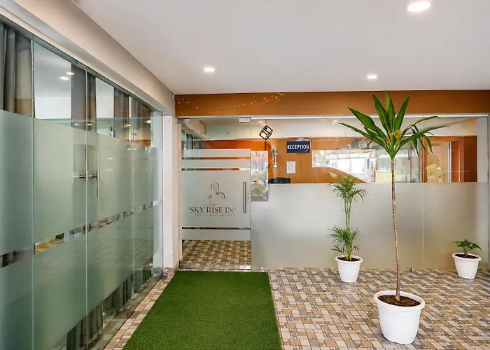 Hotel Sky Rise Inn Near Medanta - The Medicity, Gurugram Gurgaon