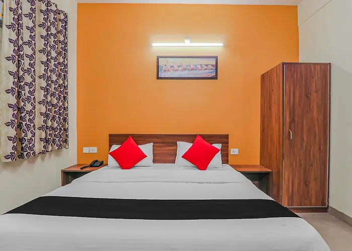 Hotel O Gomti Nagar Near Malhaur Railway Station