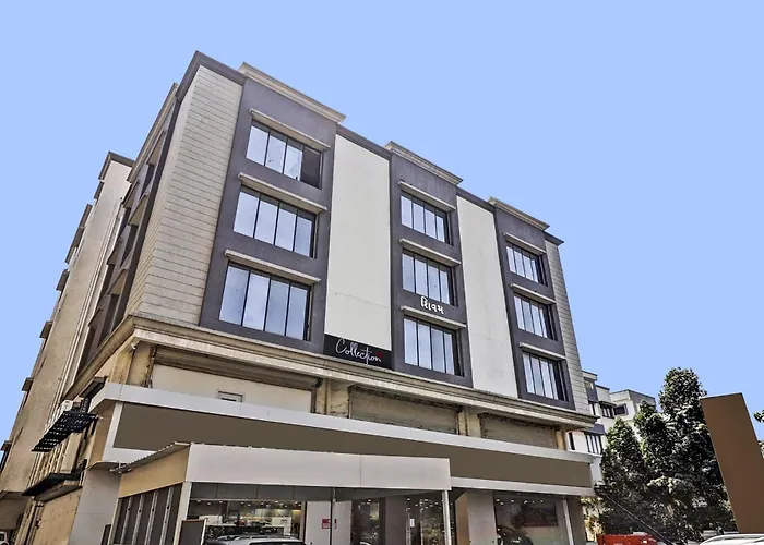 Collection O Laxmi Kuber Hotel Surat