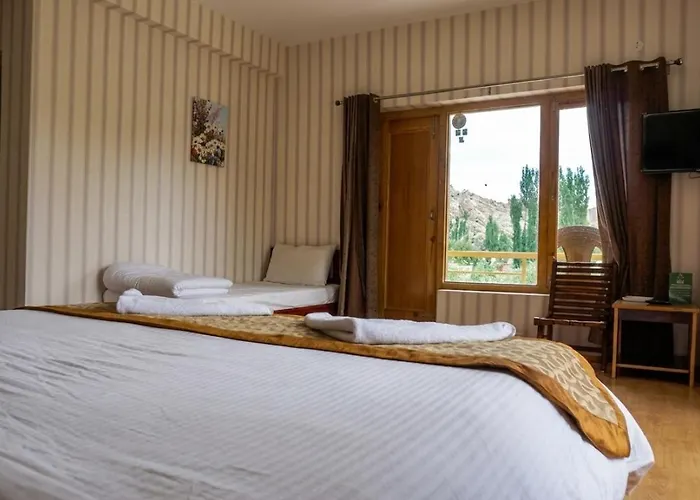 Green View Hotel