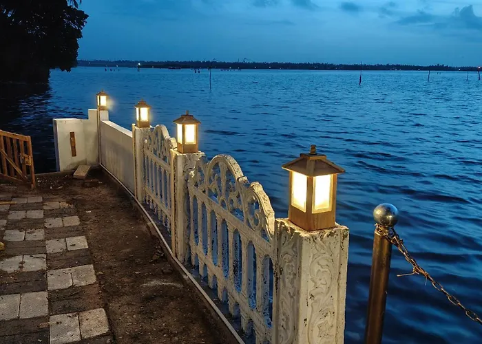Sambranikodi Resort And Home Stay