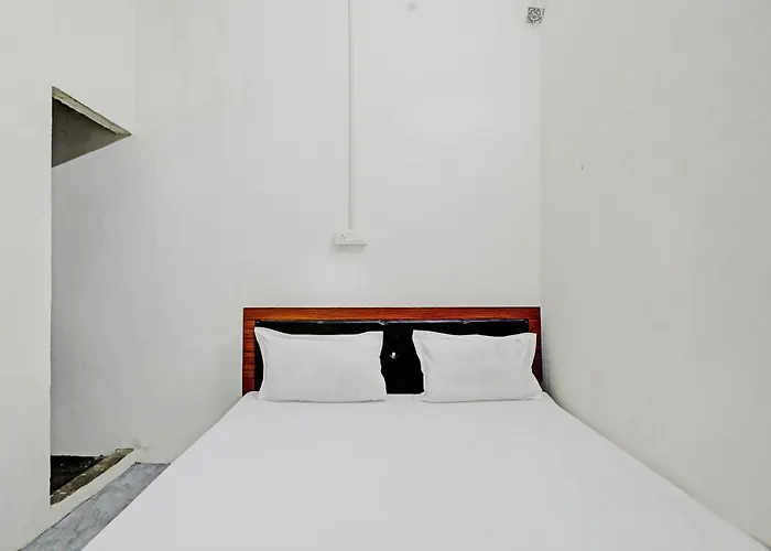 Spot On Royal Blue Moon Hotel