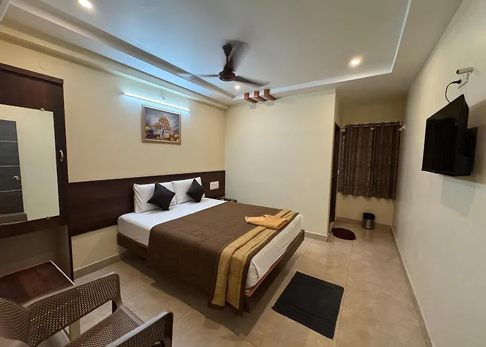 Hotel Dkr Grand