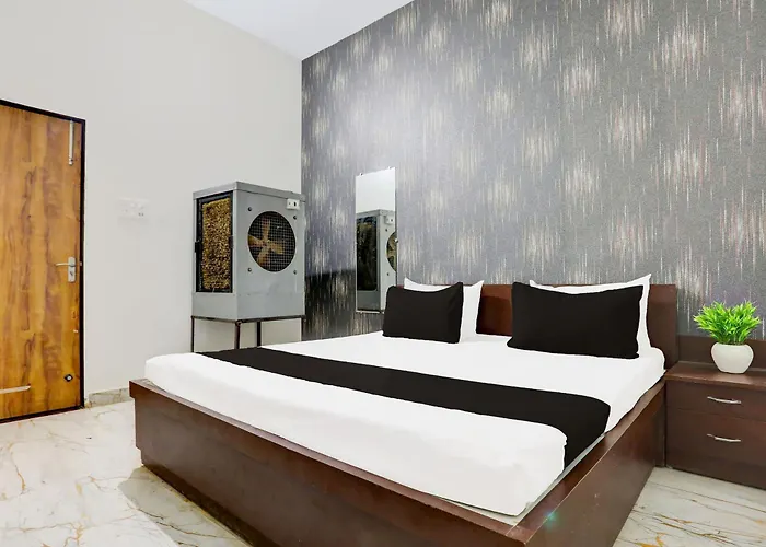 Hotel O Tulsi Palace