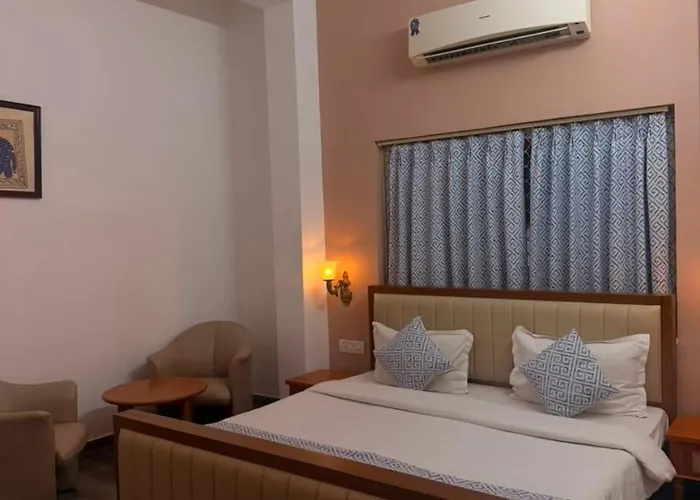 Footprint Luxe - A Boutique Hostel Near Lake Pichola
