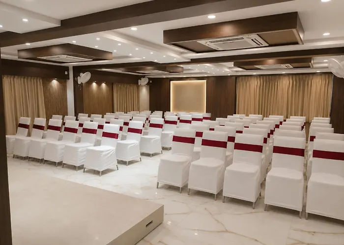 Hotel Brk Premium Near Medicover - Healthcity - Care - Apollo - Lv Prasad Hospital