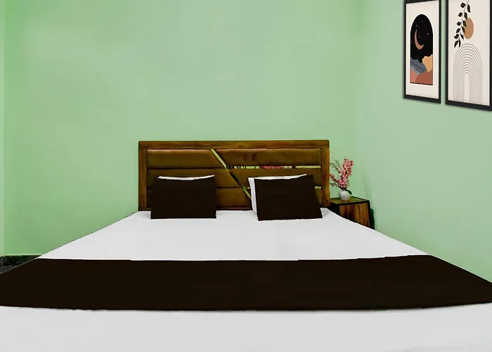 Hotel O Radha Rani Palace