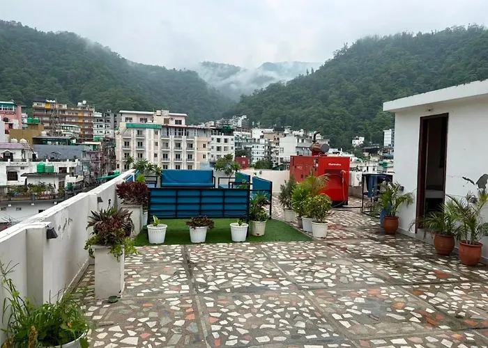 Ima Ganga Hotel - Aesthetic, Quite Mountain View Rooms In Upper Tapovan With Netflix, Free Airport Pickup For 7 Or More Nights Booking
