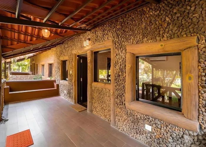 Shangri-La Jungle Village Resort