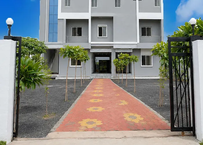 Hotel O Sawangi Inn