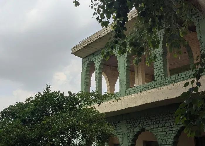 Vyom Hostel