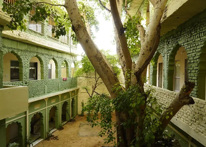 Vyom Hostel
