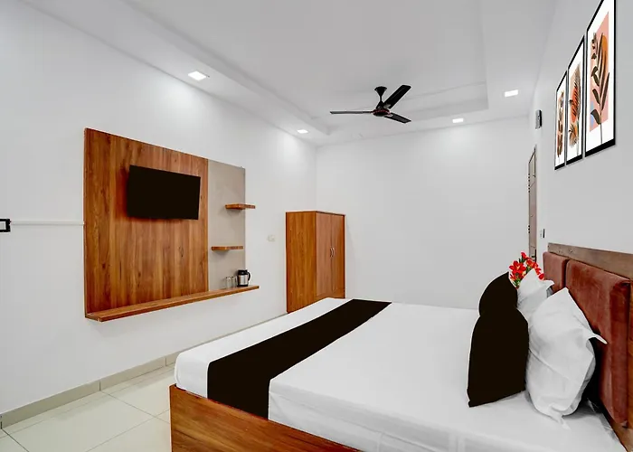 Super Townhouse Patiala Bus Terminal
