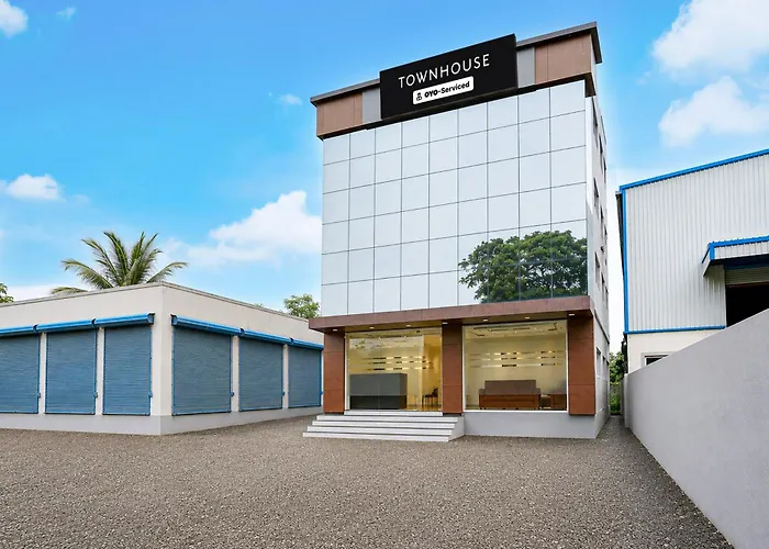 Super Townhouse Chakan Corporate Homestay Formerly New Royal Inn