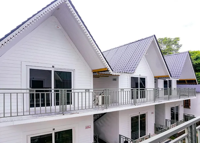 Fabhotel Mayura Nature Resort - Nr Club Cubana