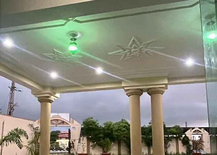 Hotel Aashirwad Palace