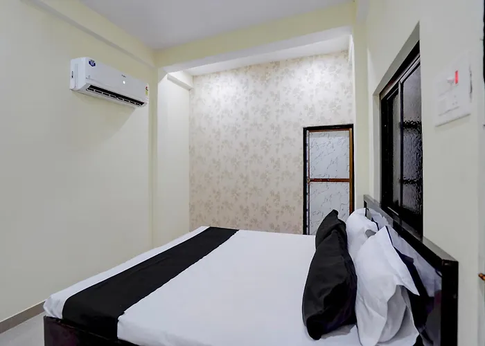 Spot On Highway Guest House