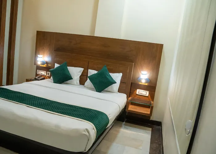 Hotel Boston Affordable Stays - #Parking #Fullyac #Best Rated Location #Modern Boutique Property