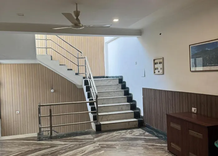 Hotel Corbett Inn
