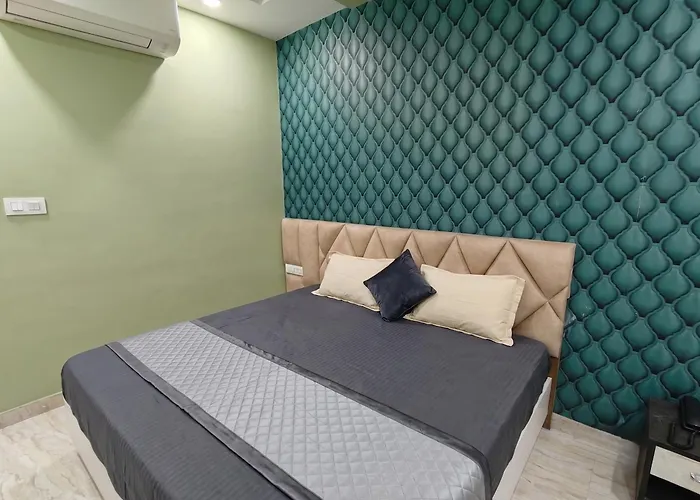 Fabhotels Merova
